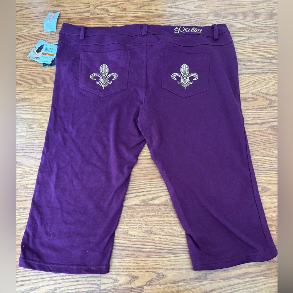 NWT BEYONCÉ DEREON PULL ON CROPPED PANTS WITH GOLD DETAILING